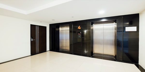 عملکرد آسانسورها در ساختمان‌های بلند